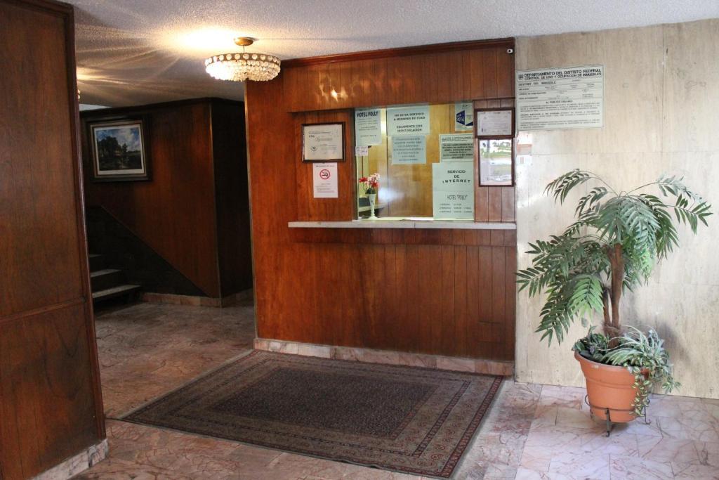 Hotel Polly