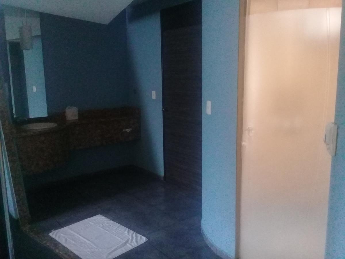 La Flor Hotel del amor *