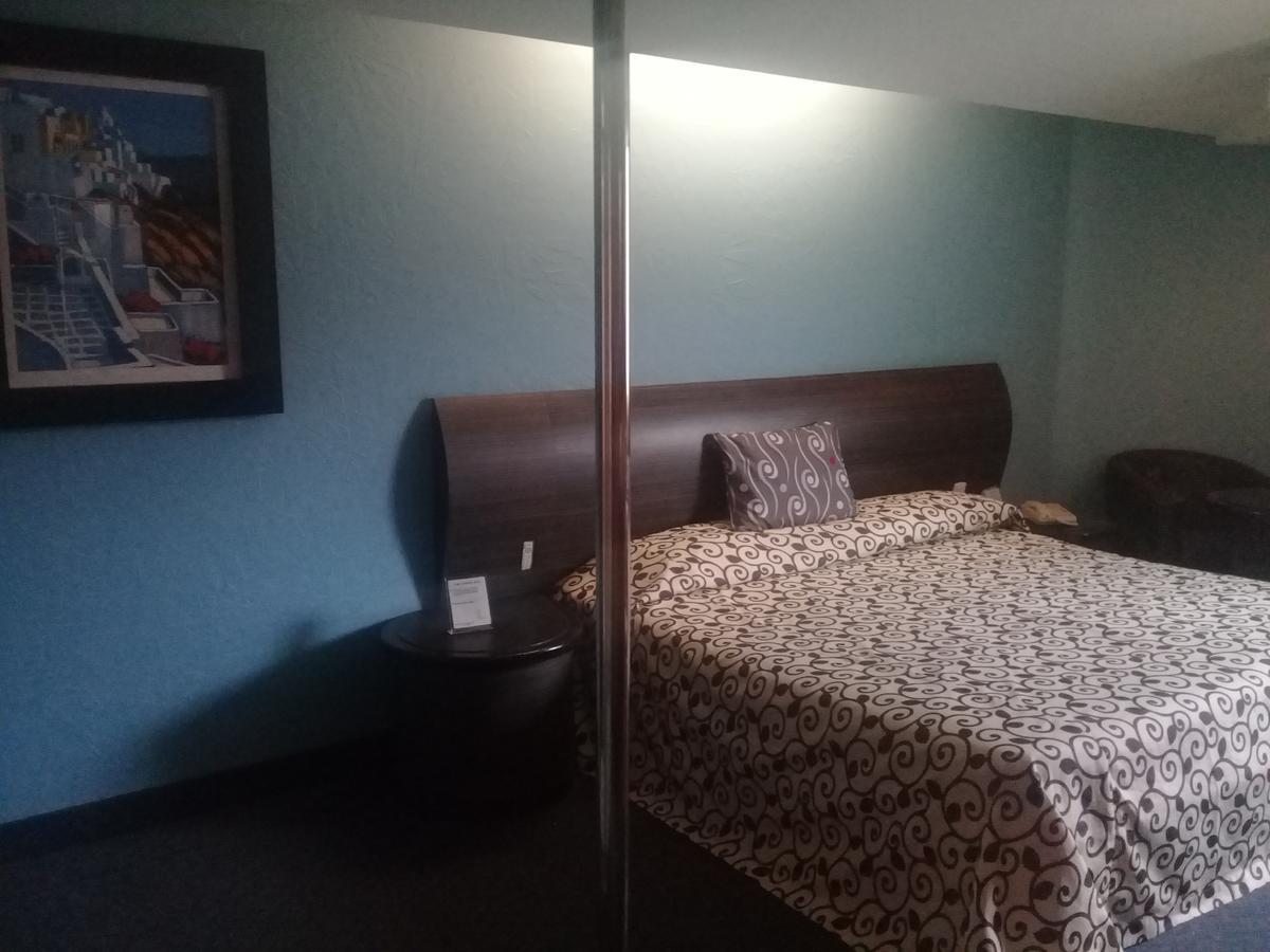 La Flor Love hotel Mexico City