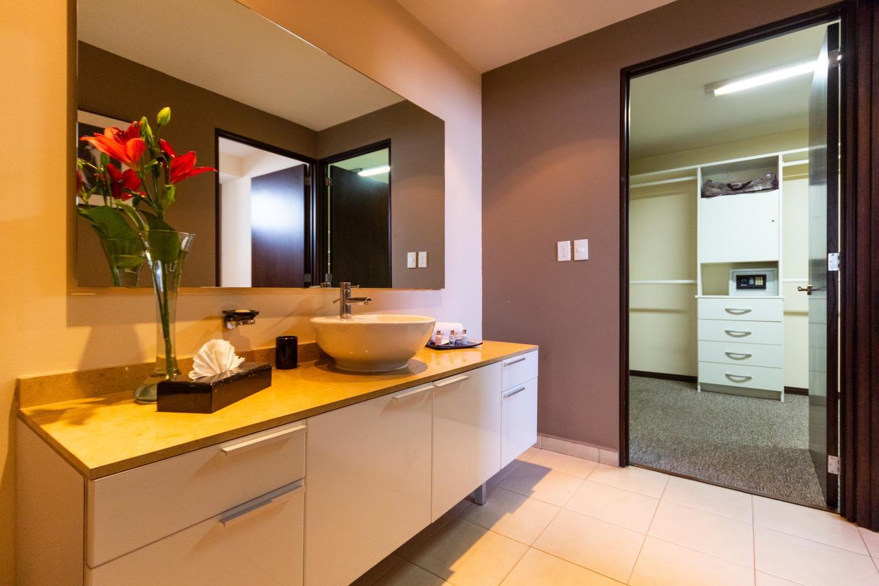 Apartahotel The Place Corporate 4*