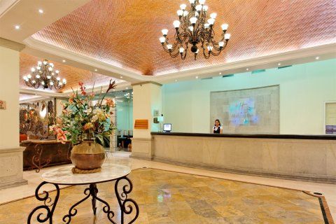 Hotel Ramada By Wyndham Ciudad De Perinorte