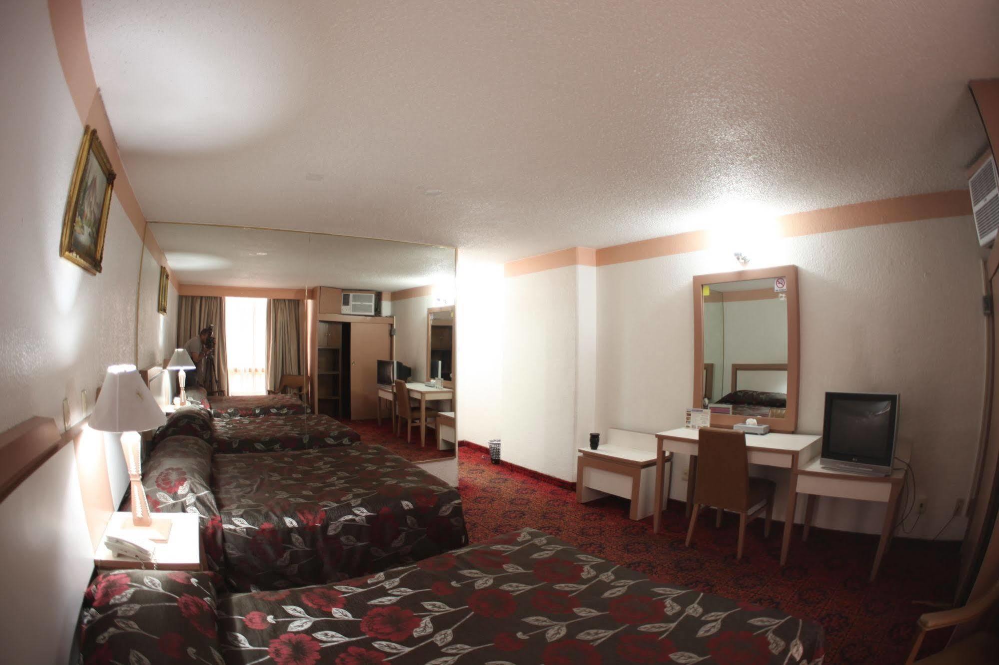 Reforma Avenue Hotel