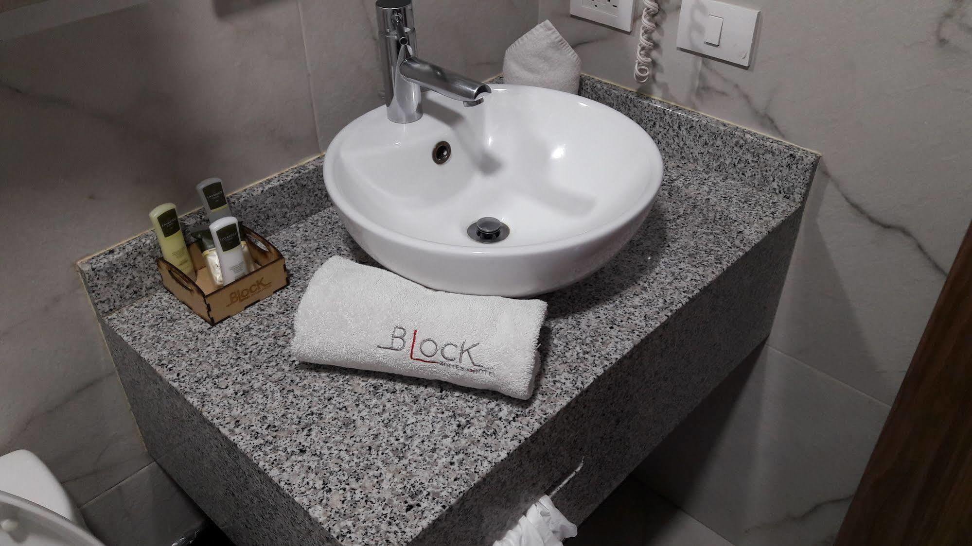 Hotel Block 4*