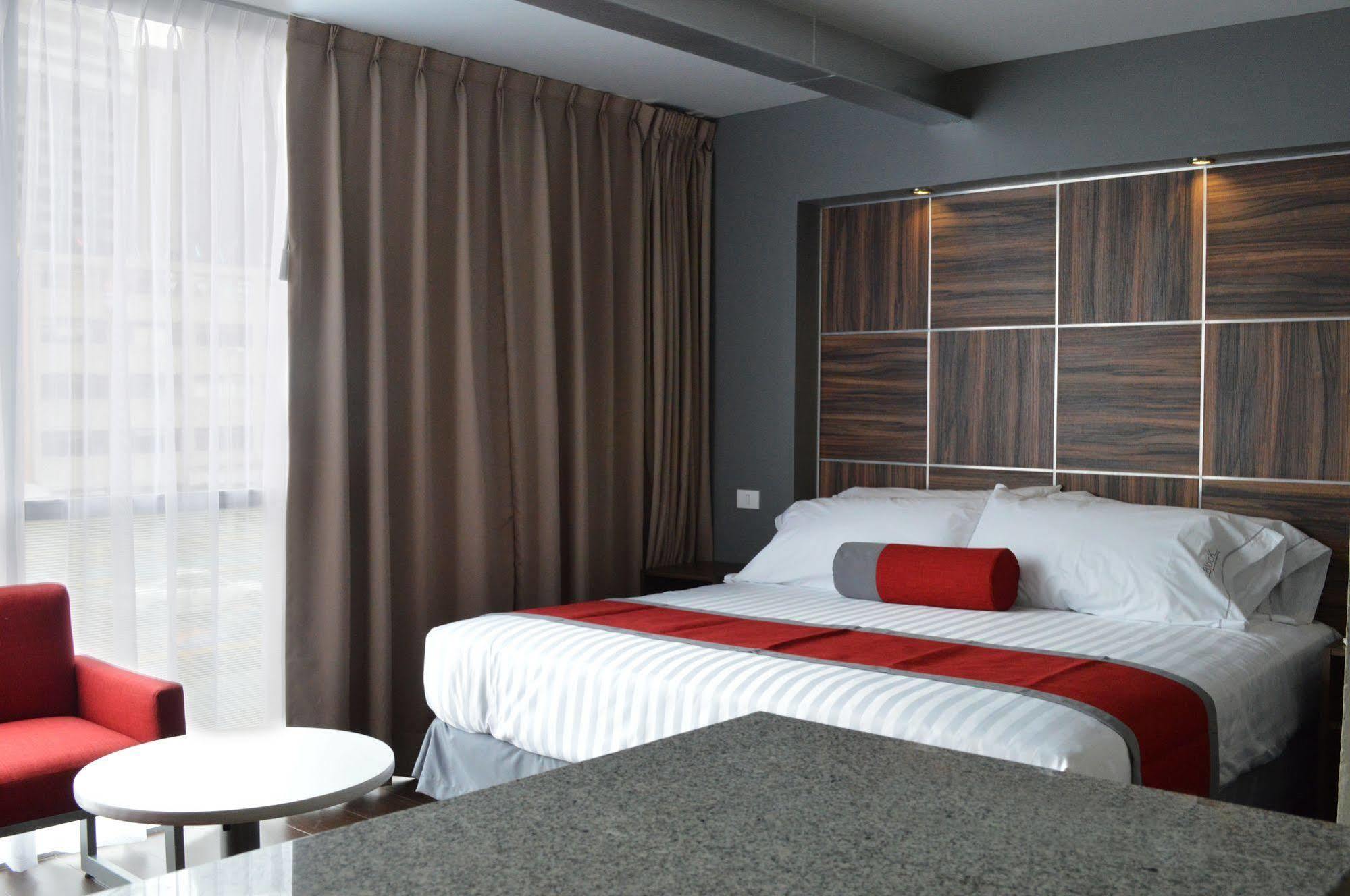 Hotel Block 4*