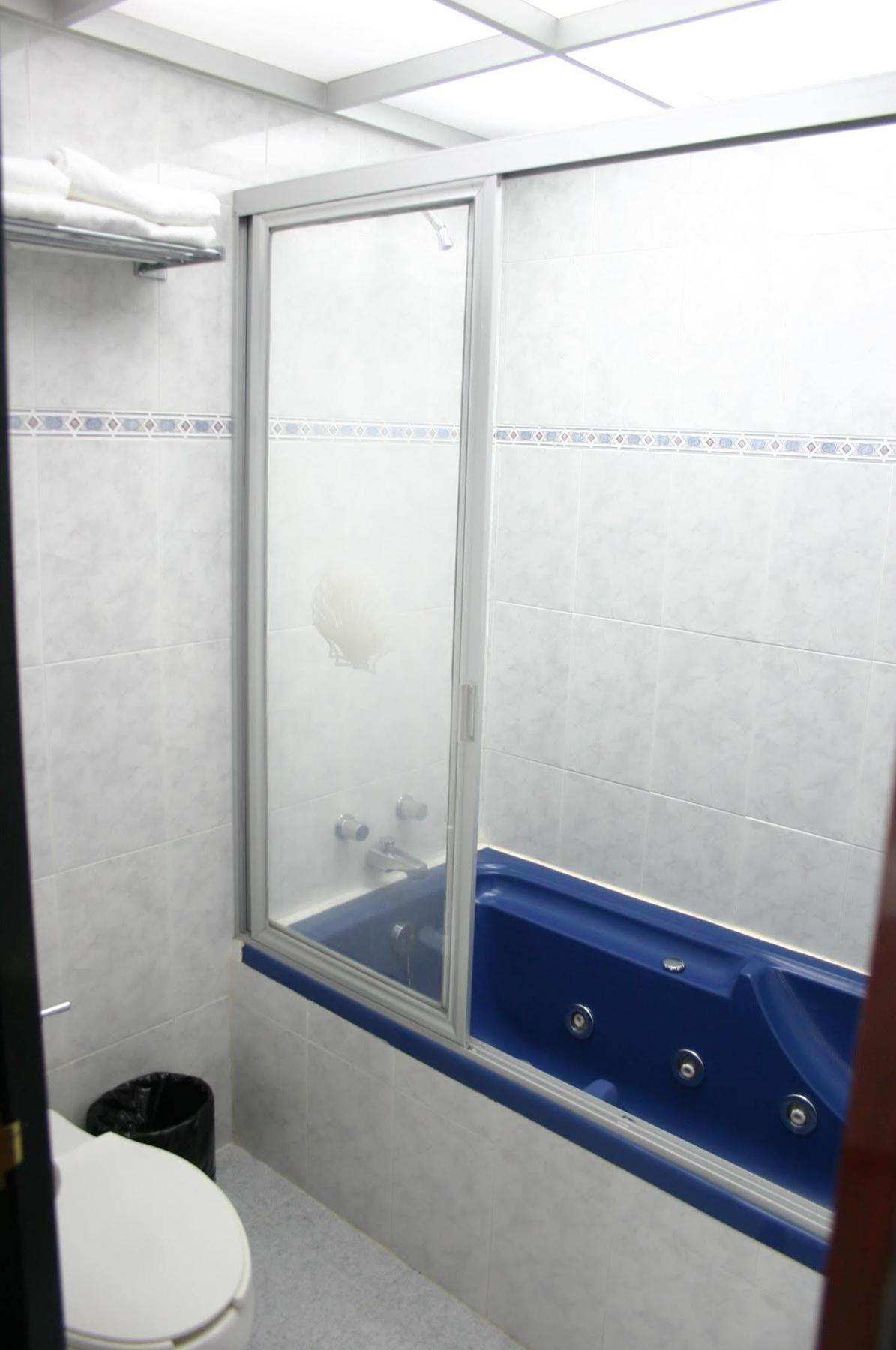 Estoril 3*