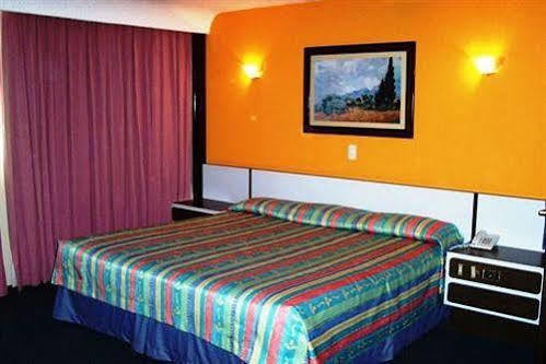 Hotel Segovia Regency Mexico City