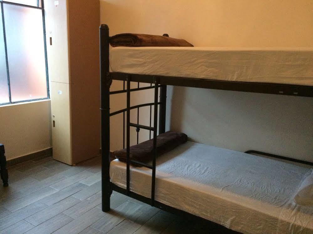 Capsule Hostel *