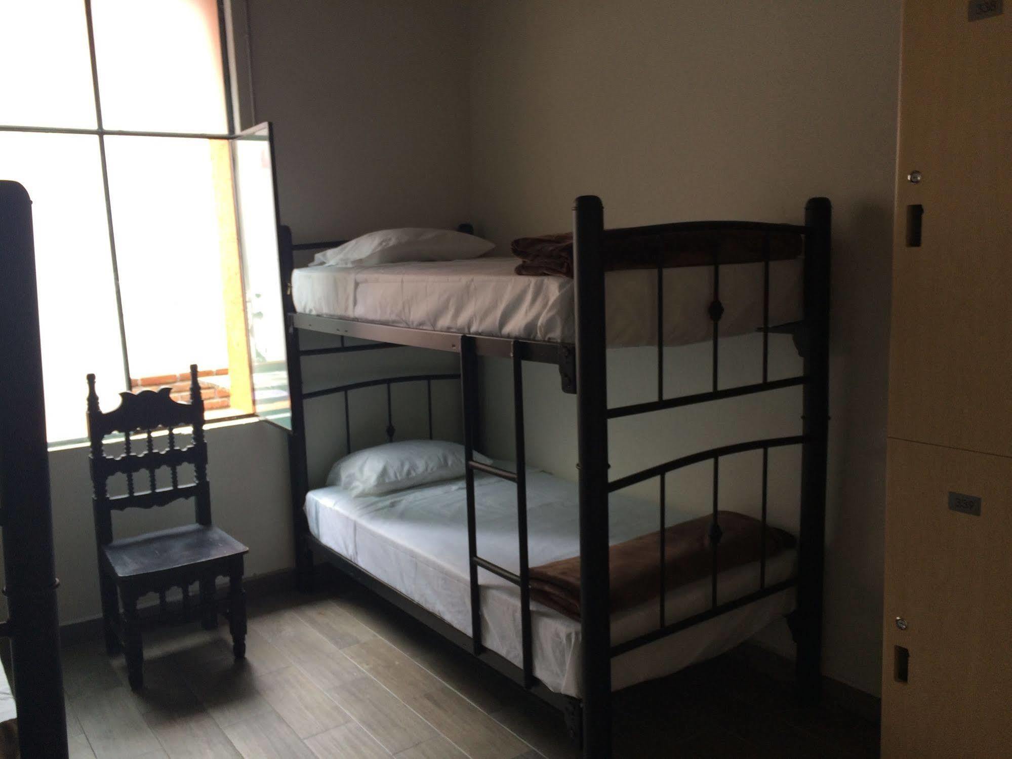 Capsule Hostel *