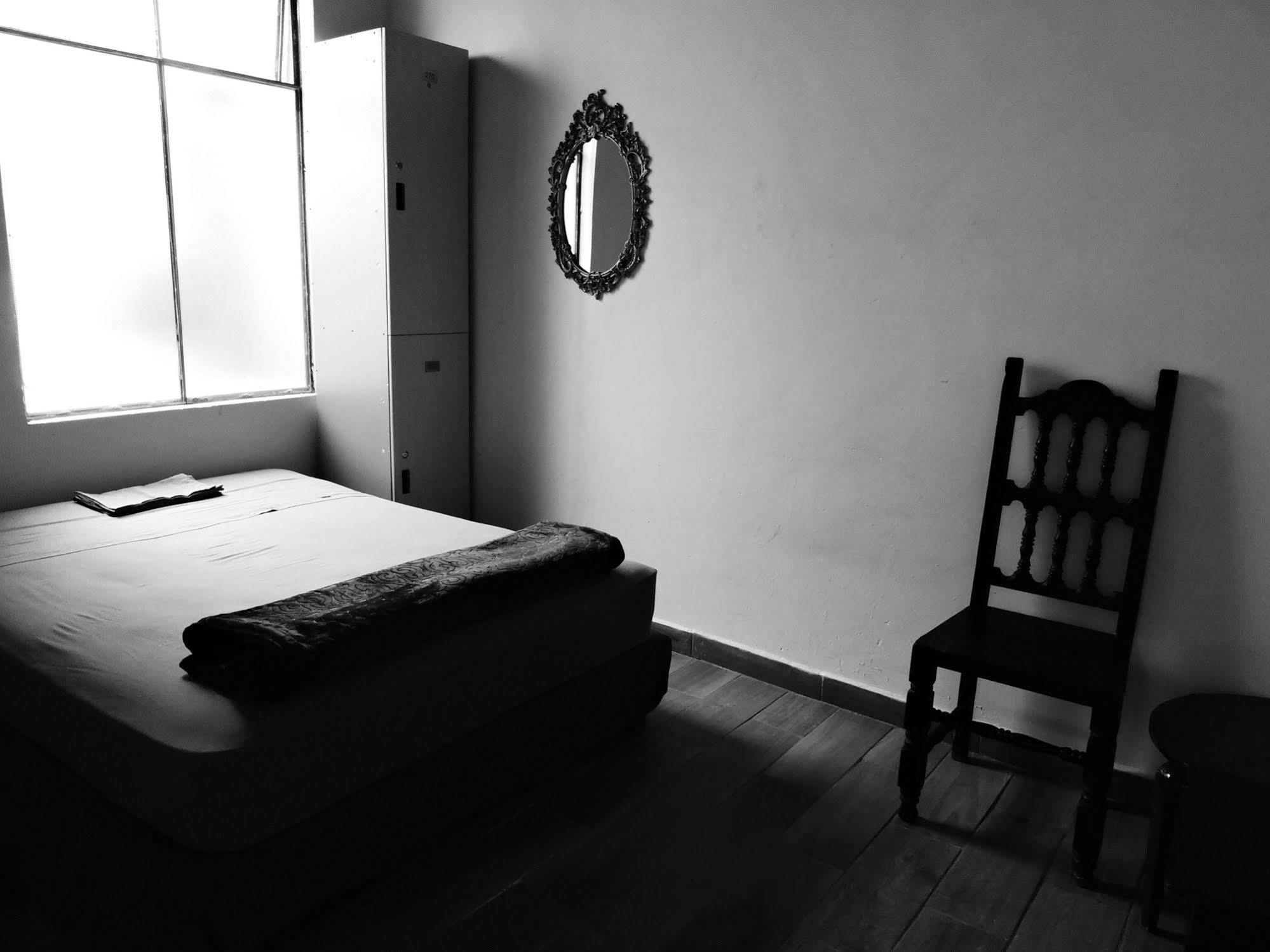 Hostel Capsule *