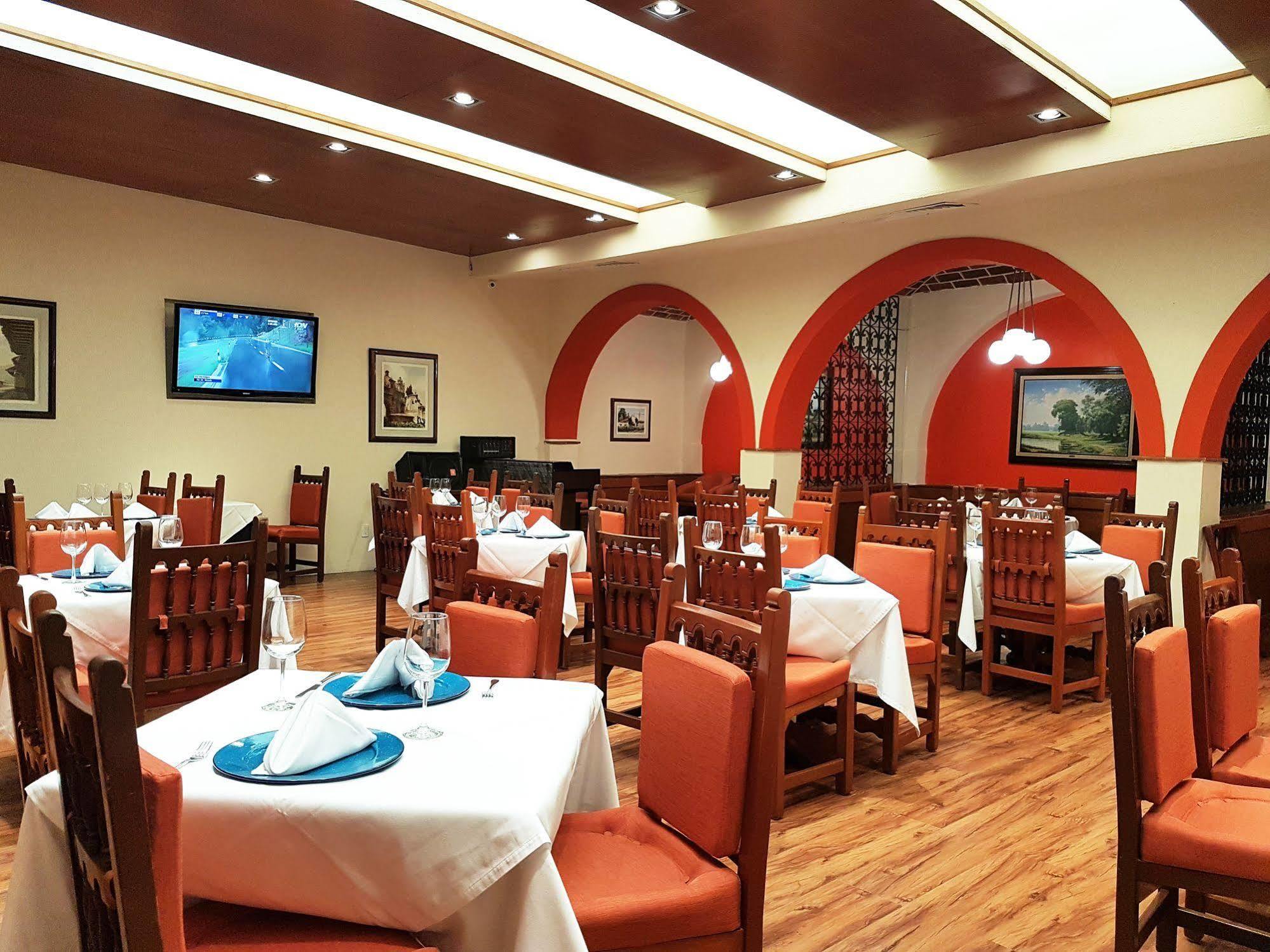 Hotel Amberes 64, Ascend Collection 4*