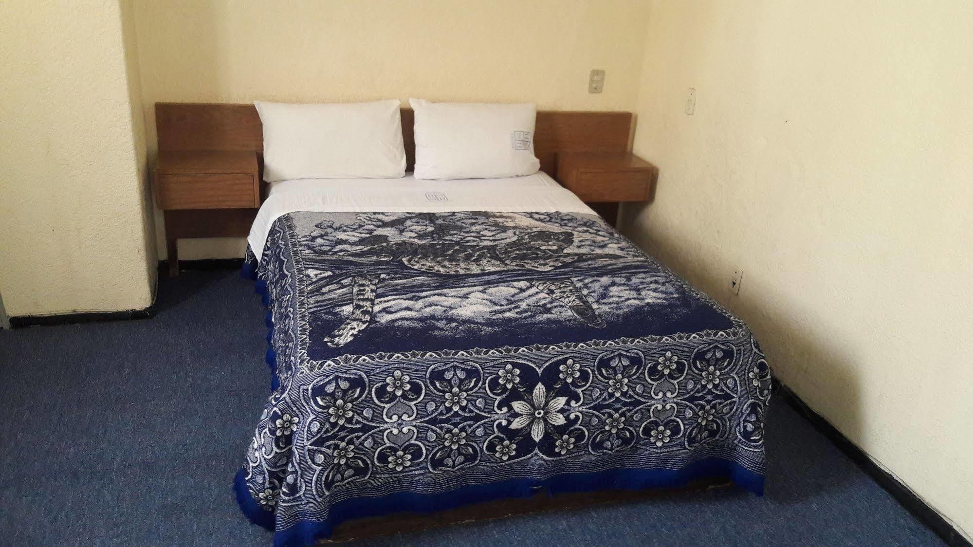 Hotel Polly 2*