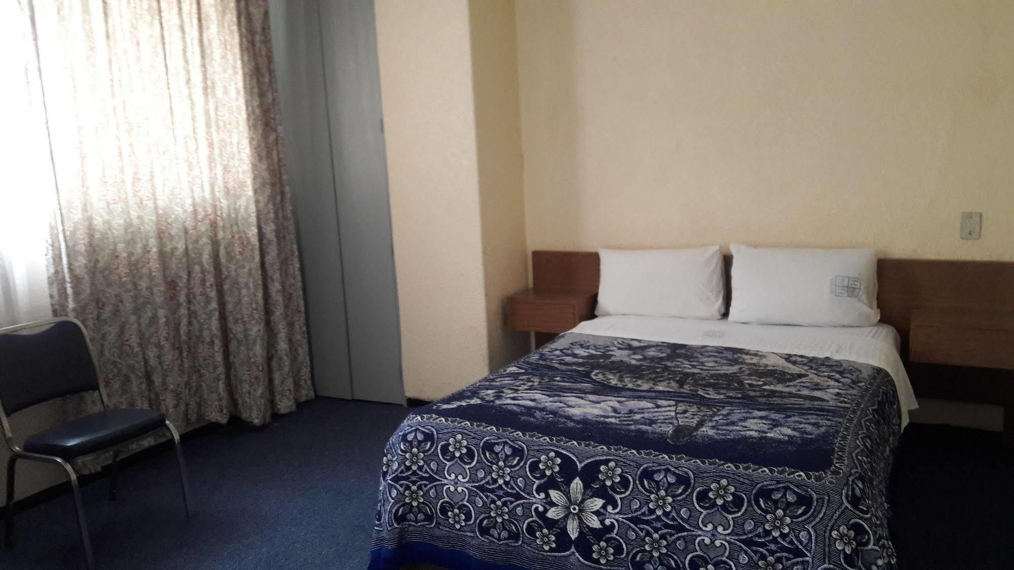 Polly Hotel 2*