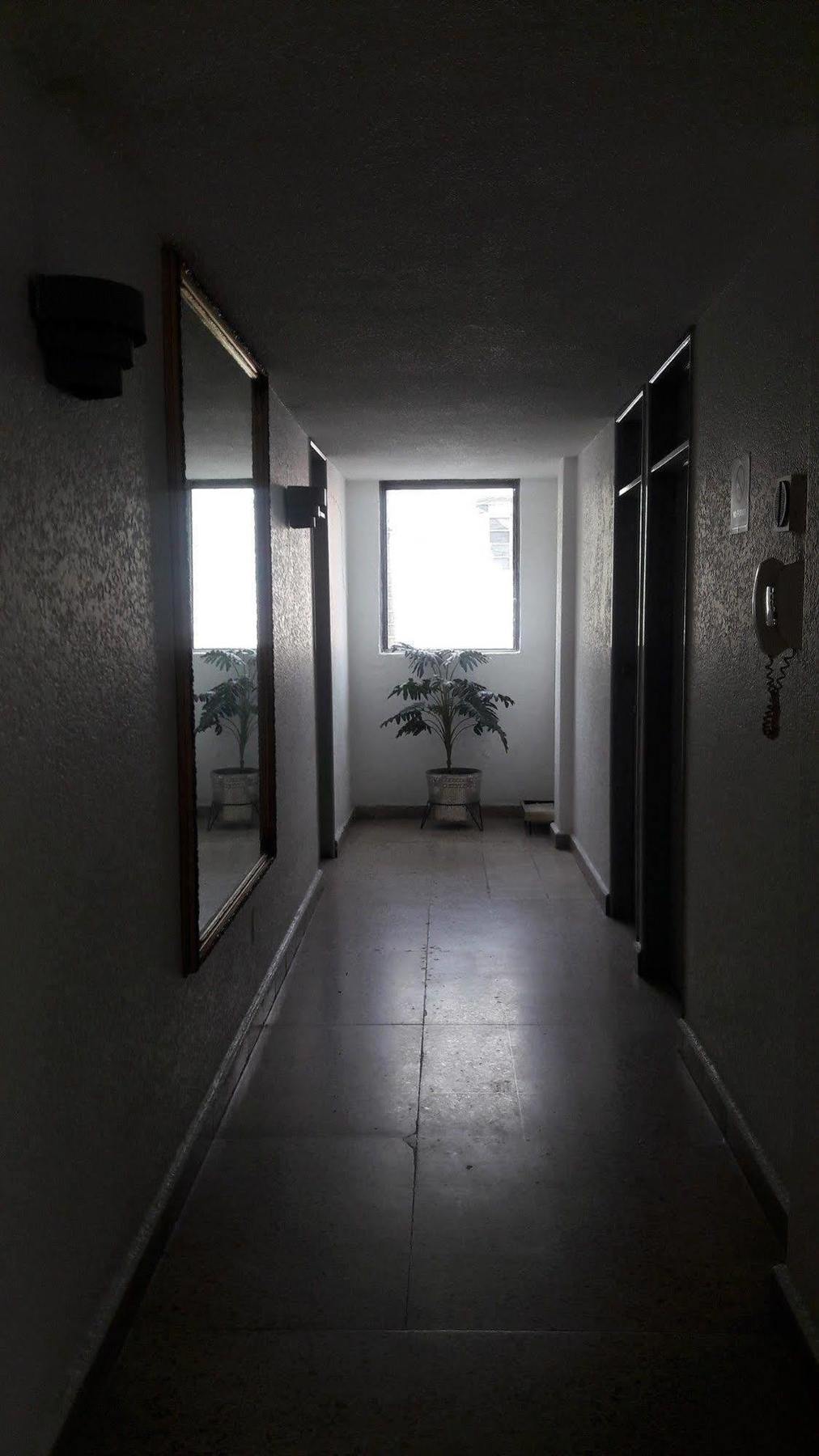Polly Hotel