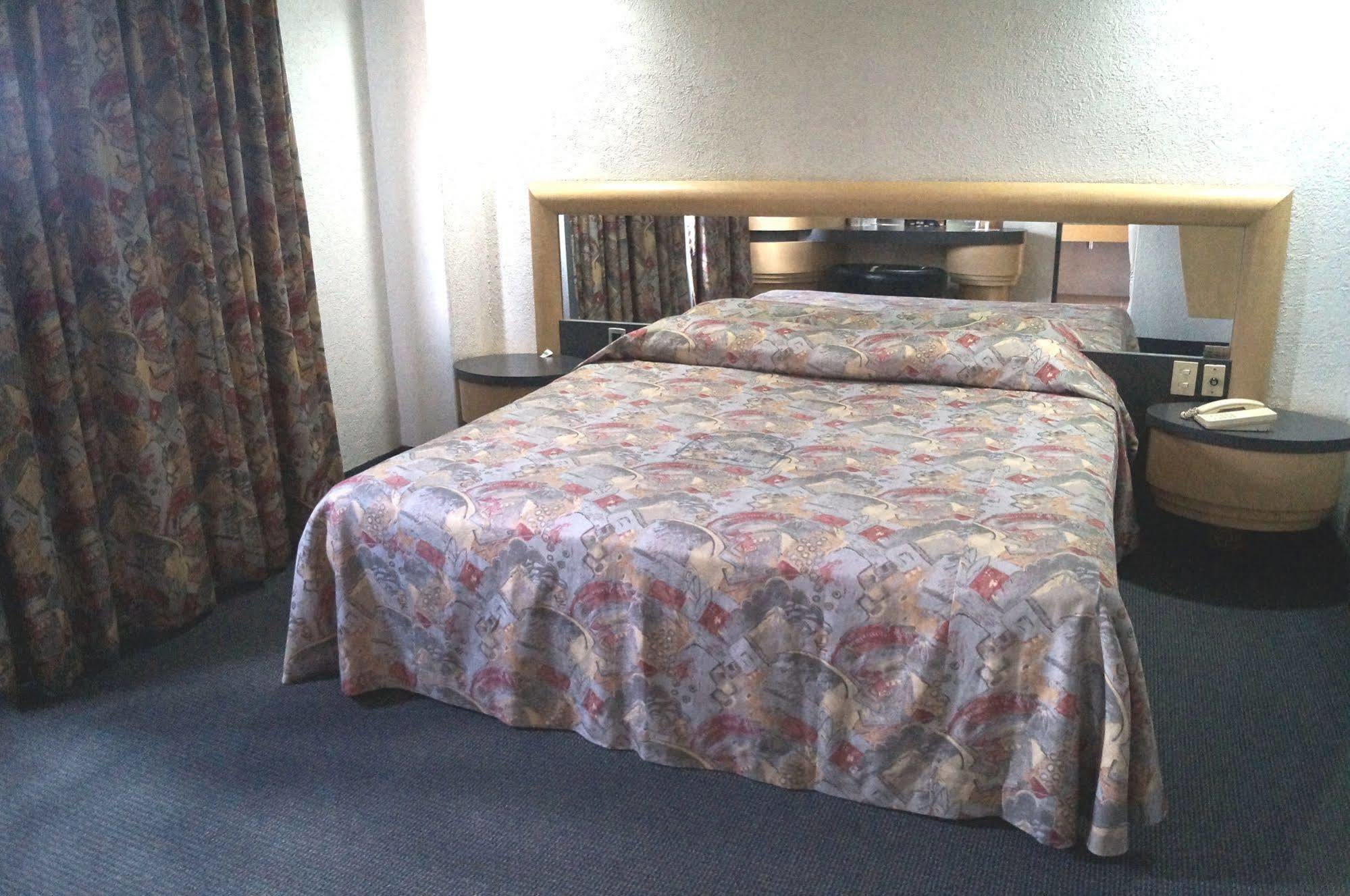 Hotel Capital O Autoparador Del Valle 3*