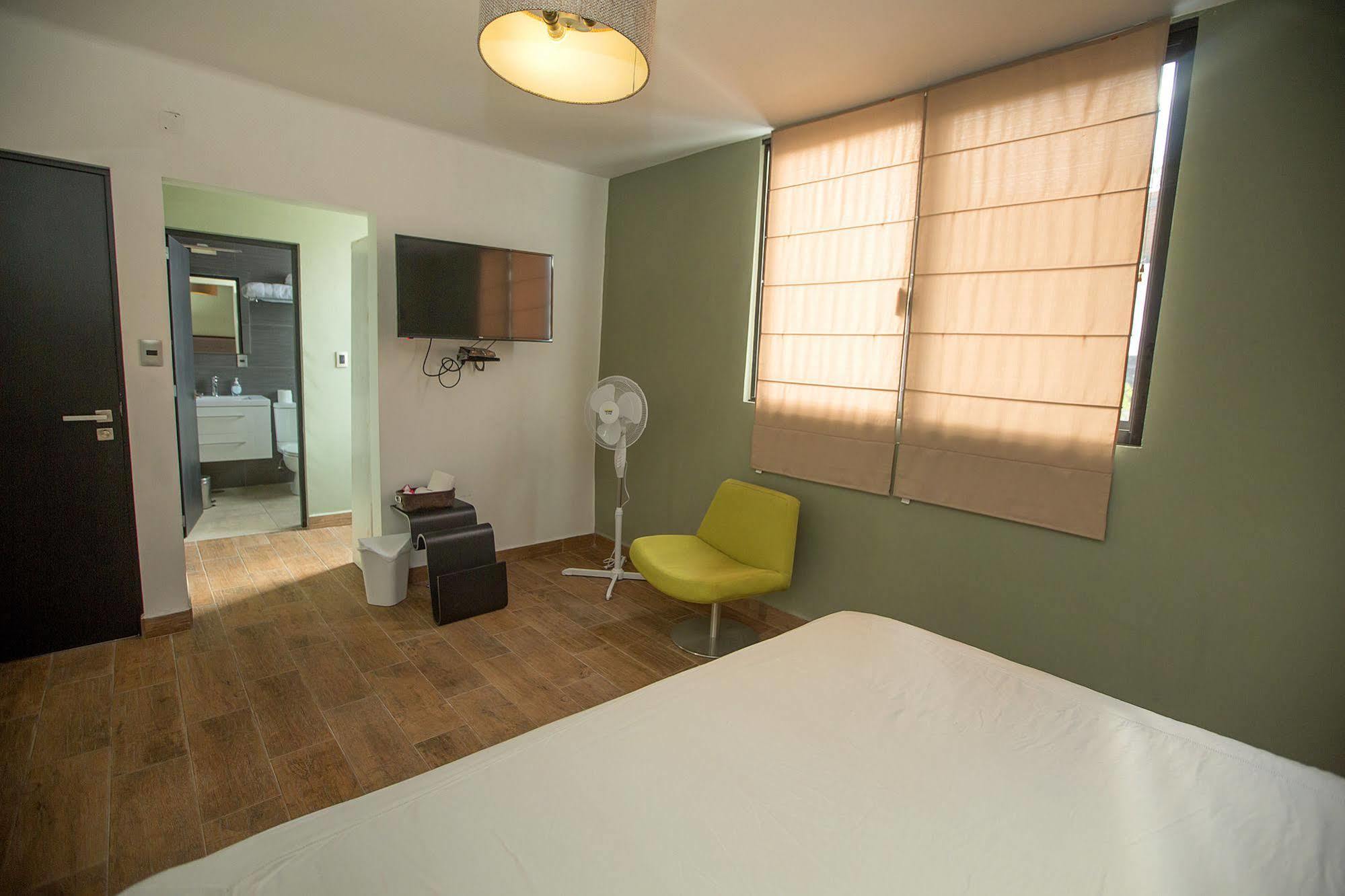 Condesa 3*