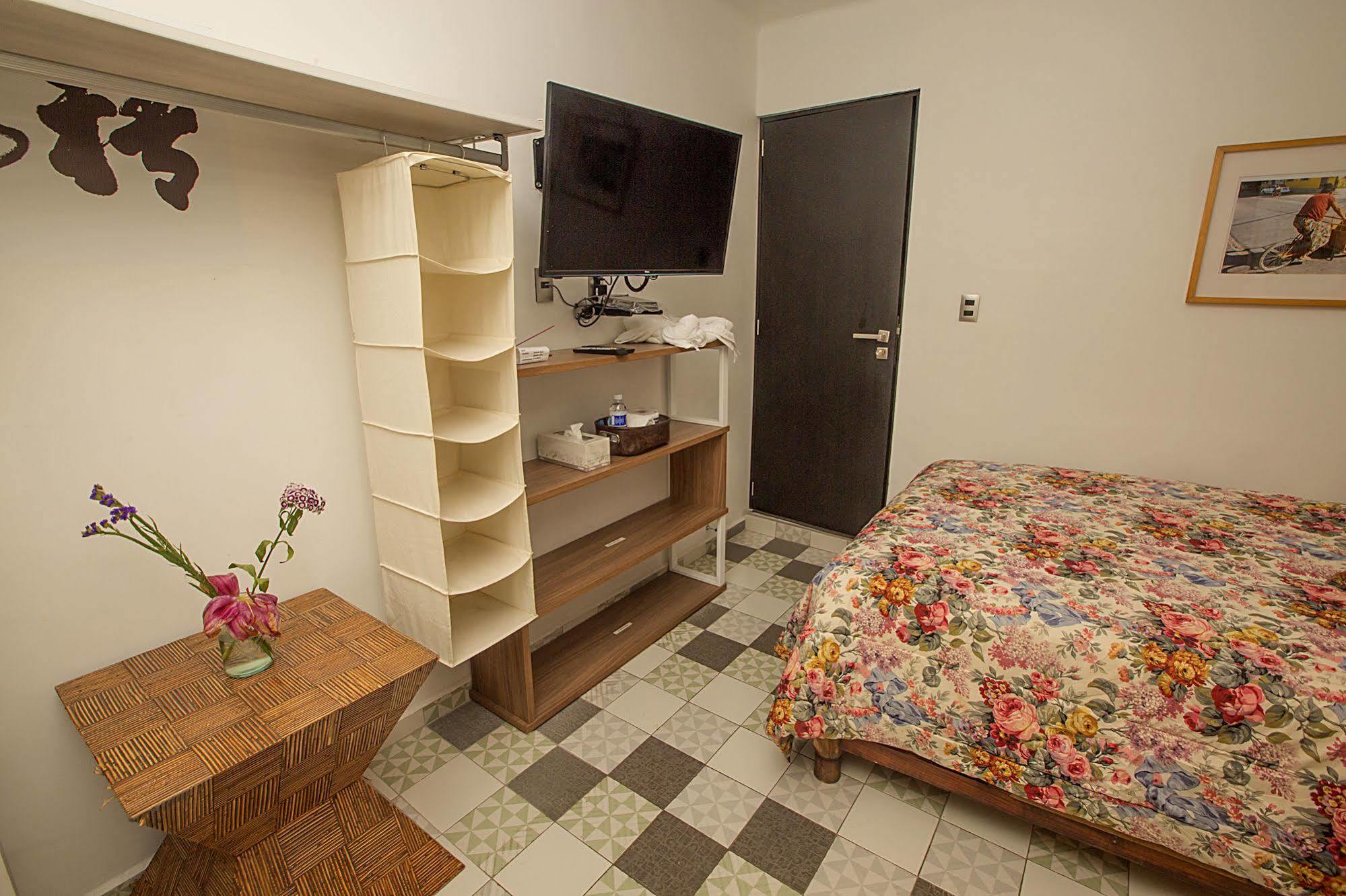 Hotel Condesa 3*