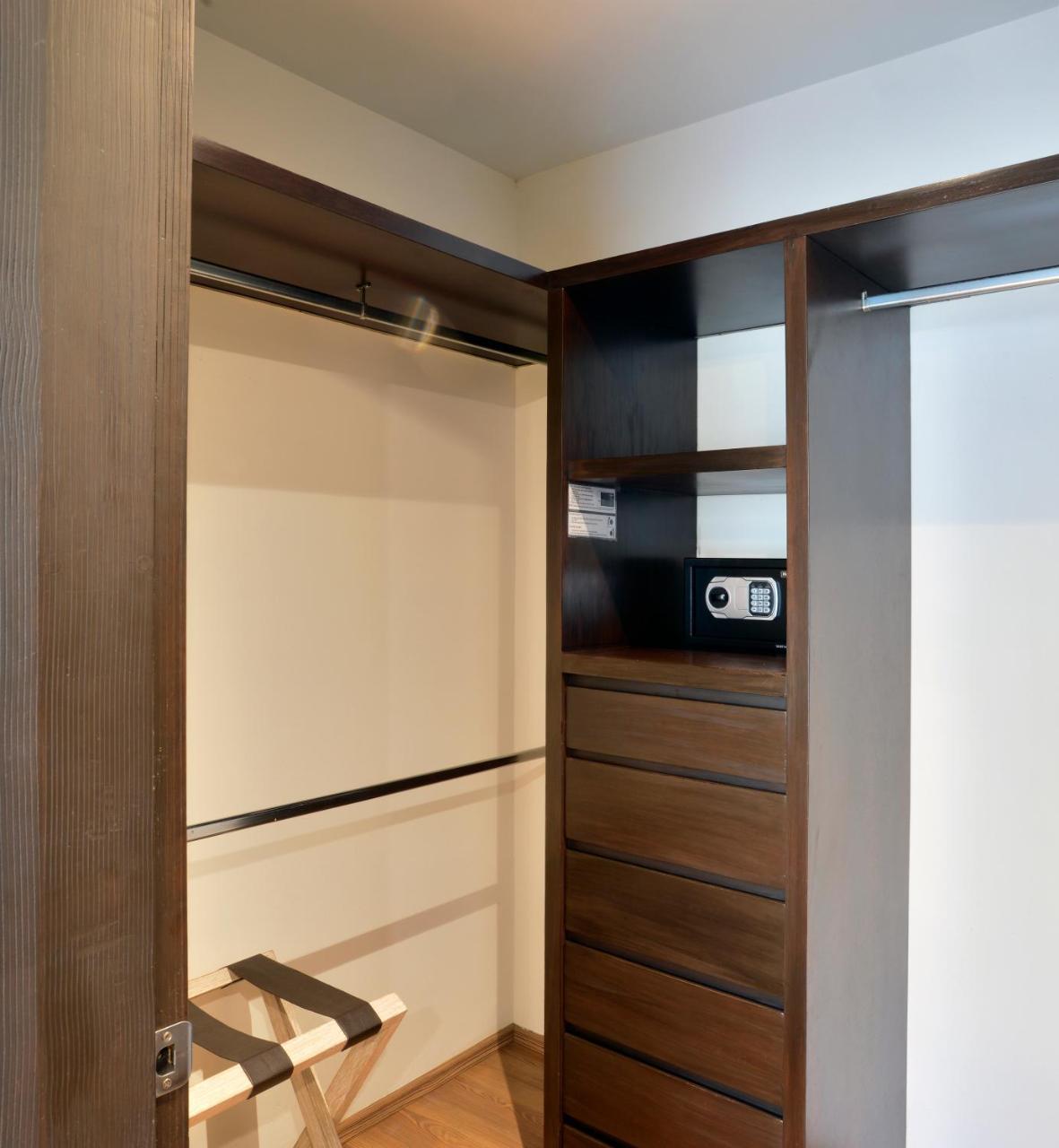 Aparthotel Suites Ciceron
