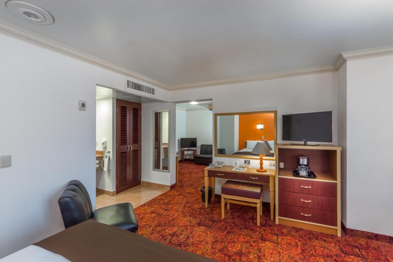 Estoril Hotel 3*