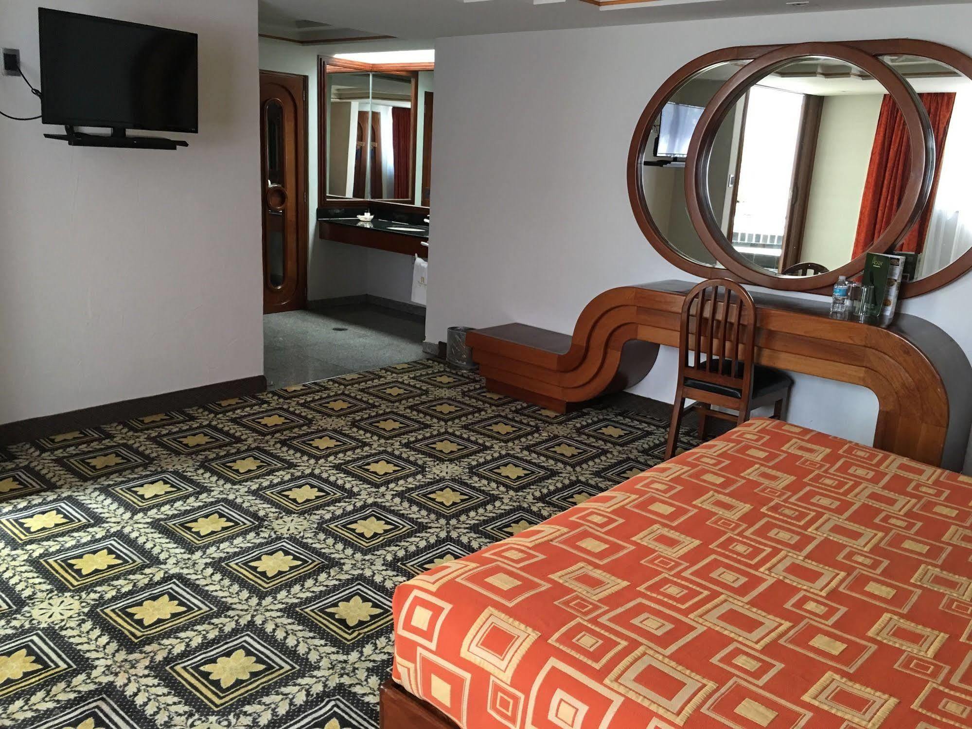 Escala Siglo Xxi Hotel 4*