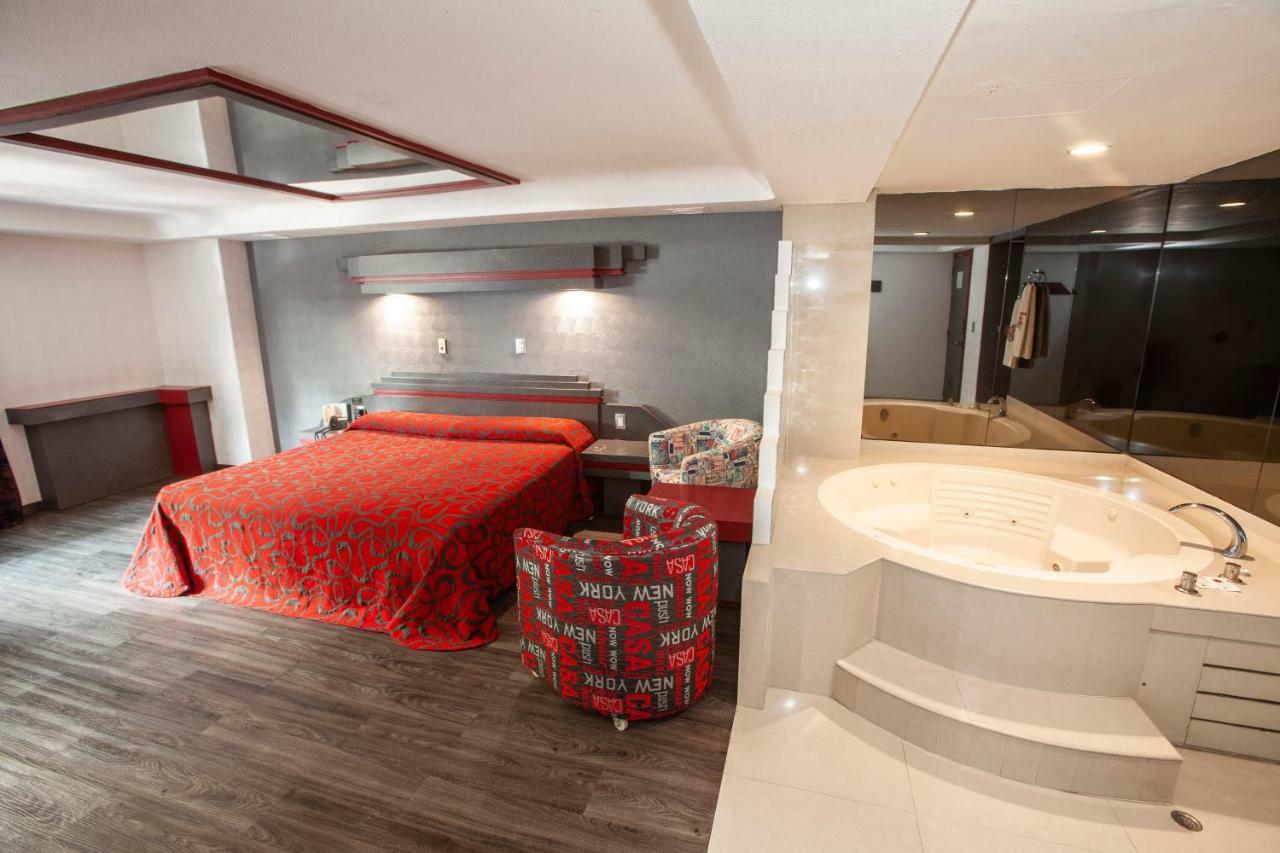 La Rosa - Solo Adultos 2* Mexico City