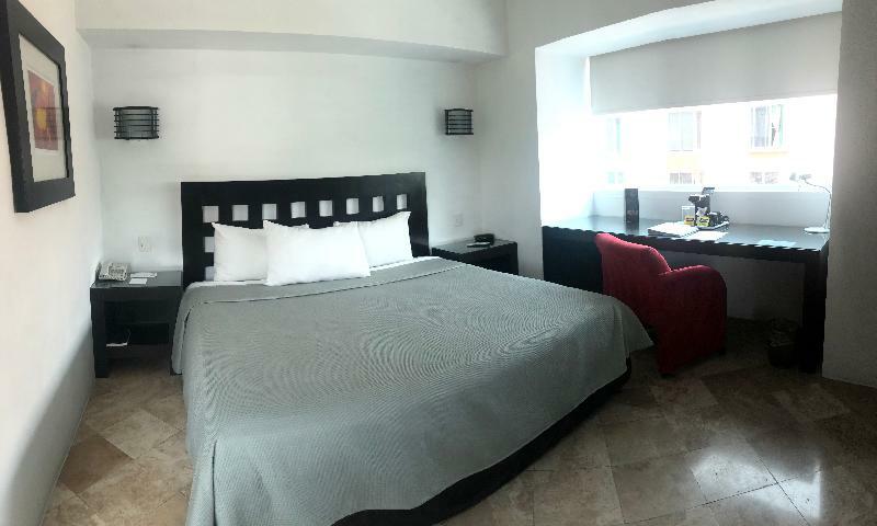 We Aeropuerto Hotel