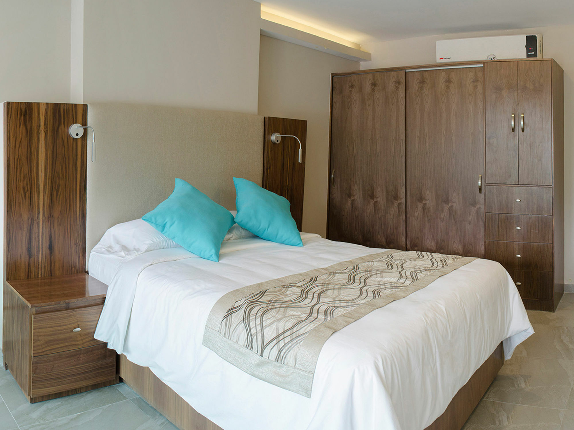 Hotel Jtowers 4*