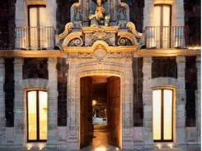 De Cortes Hotel