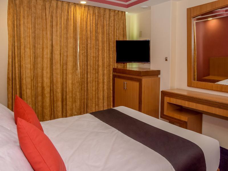 El Senador Hotel 3*