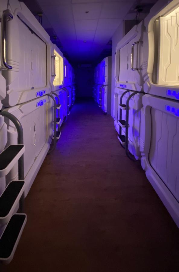 Izzzleep Wtc Capsule hotel