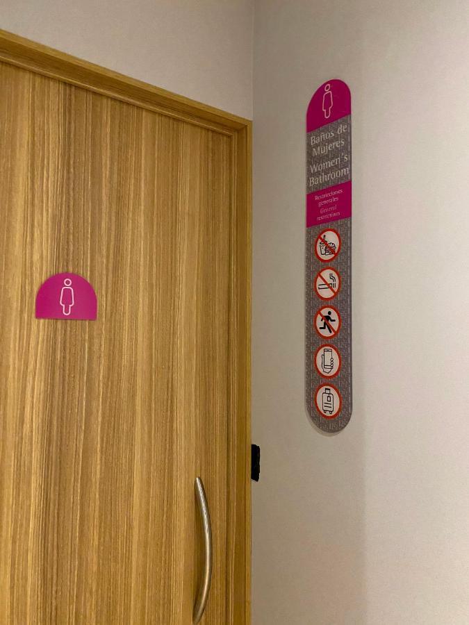 Izzzleep Wtc Capsule hotel *
