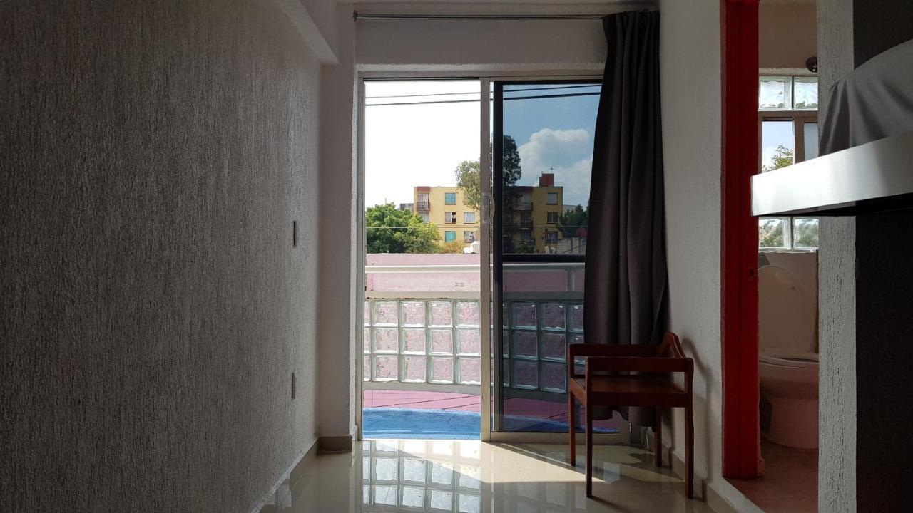 Capsule hotel Sputnik Mex Airport Mexico City