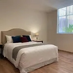 Casa Donceles Apt 3 Hermoso y super amplio, ideal para la familia, Sanitizado! 9 min del Zócalo y 3 de Palacio de Bellas Artes, WiFi gratis!!