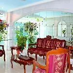Residence L\' Heritage Aristoteles 225 By Bluebay