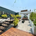 Pug Seal Polanco Anatole France