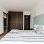 C602 - 2Br - 2Bth