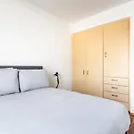 D402 - 2Br - 2Bth