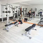 Two Beautiful 1 Bedroom Apts, 2 Floors Apart Hs Wifi!