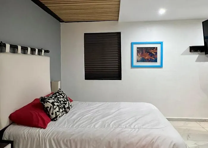 Imola - Exclusive Suite In Guadalupe Inn - Hivenb