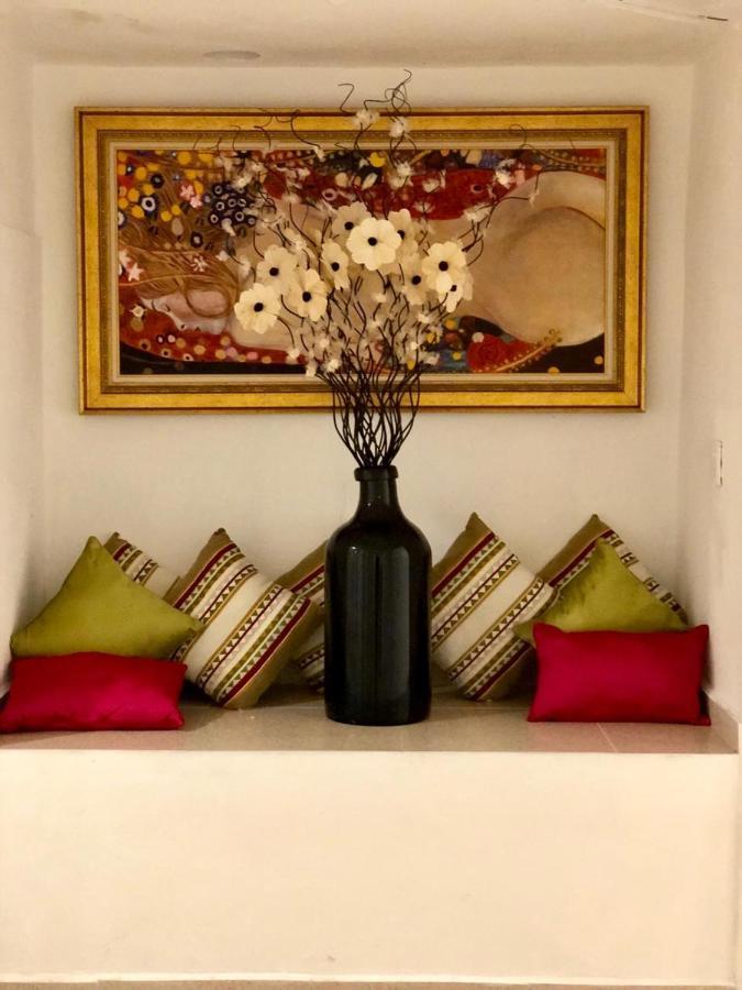 Las Almendras Pensión