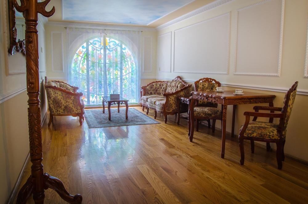 L' Heritage Royal Colonial By Bluebay