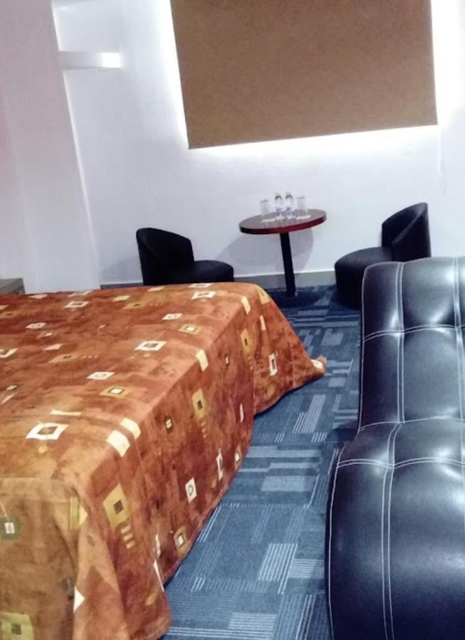 Hotel Rossel Plaza *