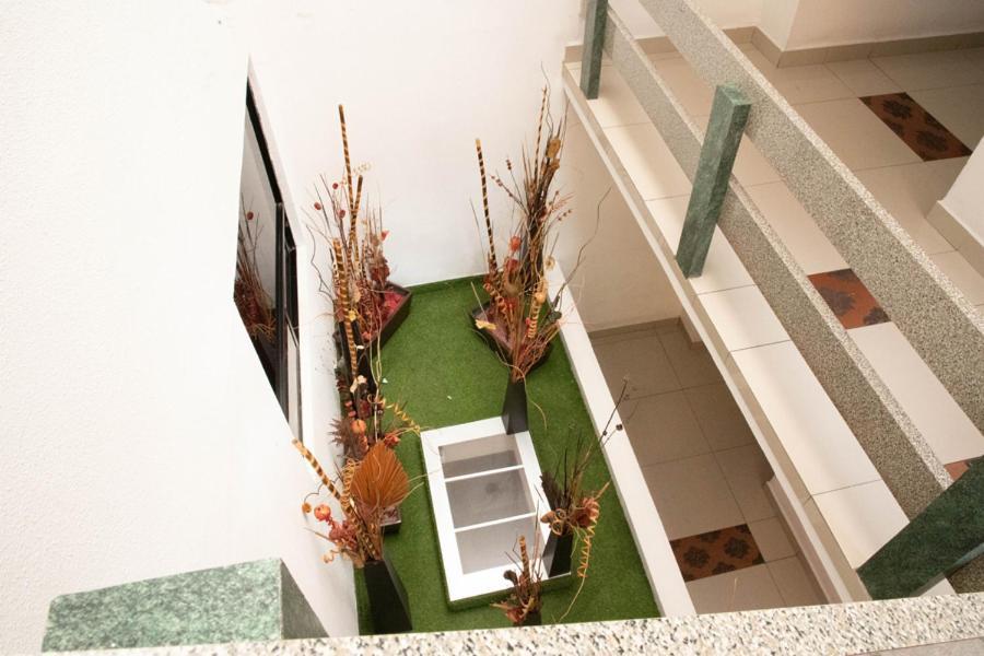 Rossel Plaza Hotel *