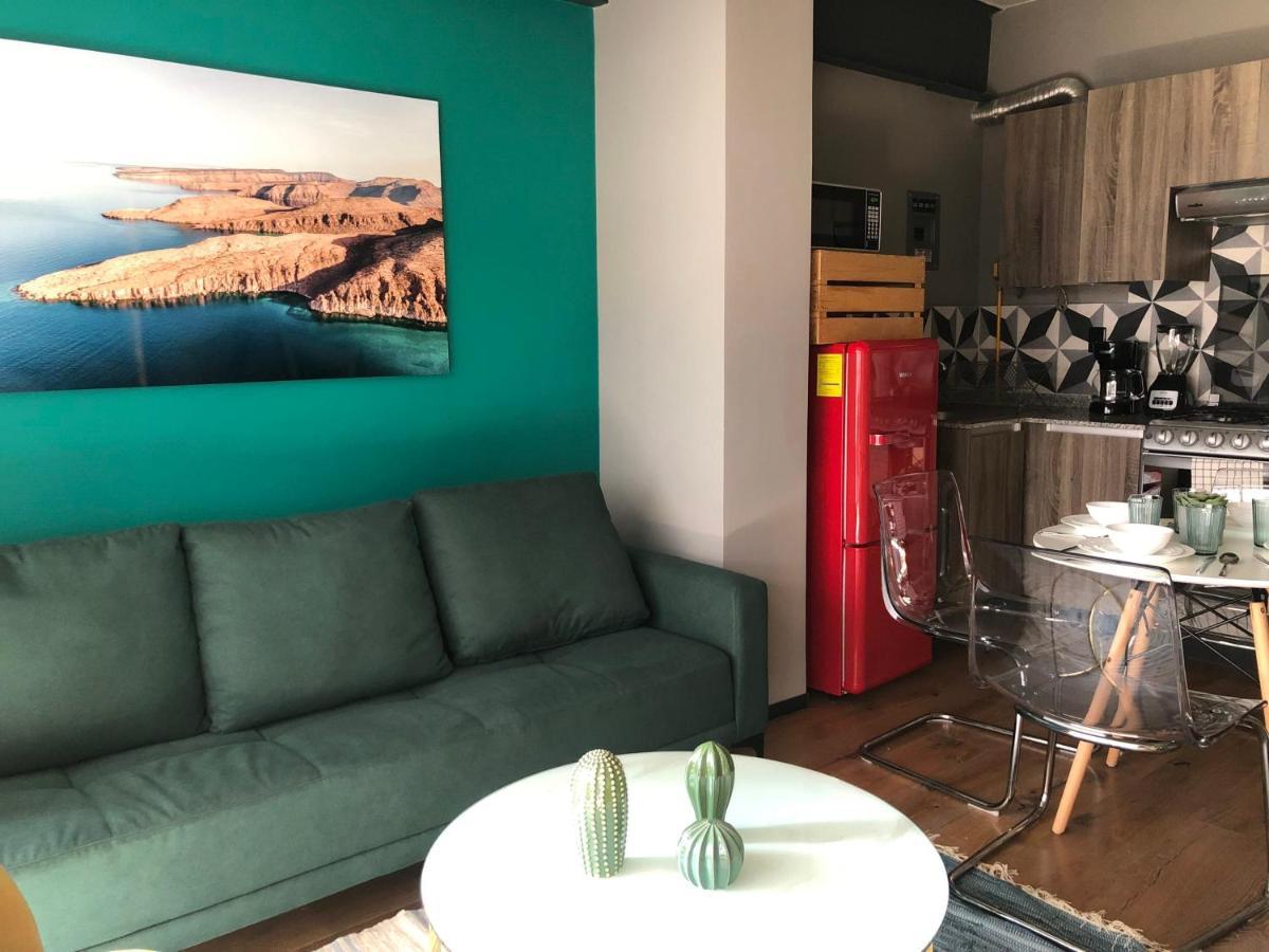 Apartamento Gran Ubicacion Con Balcon A Cuadra Del Angel