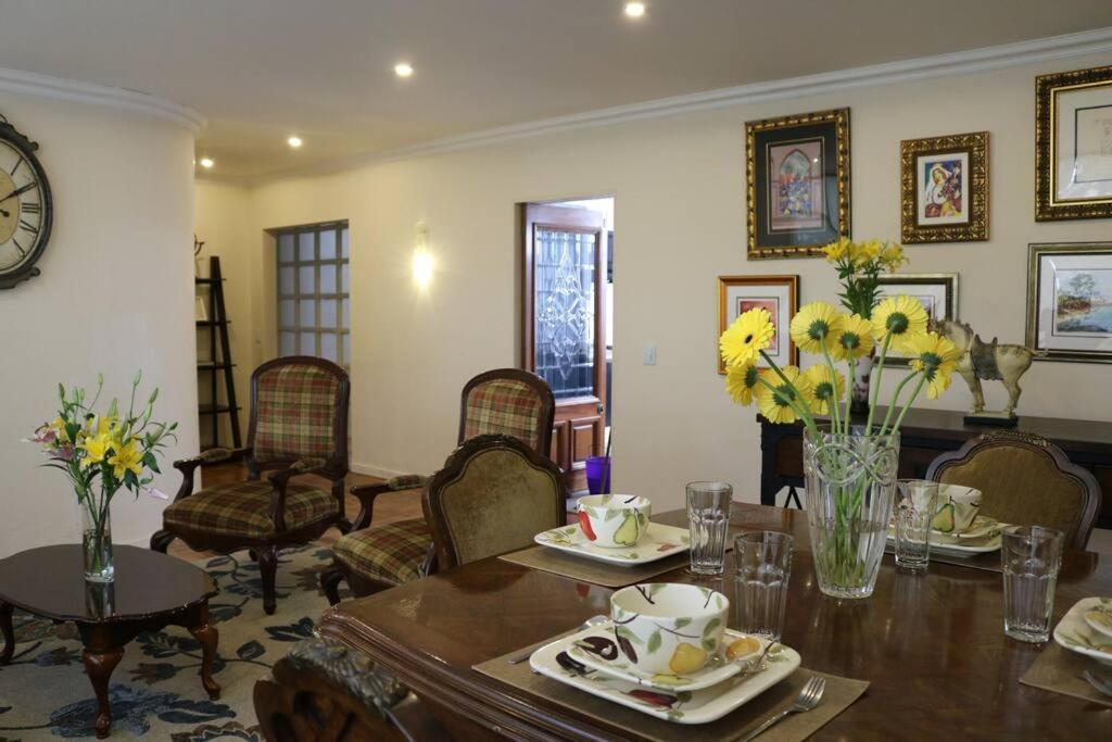 Luxurious & Chic 2 Bedroom Polanquito Lincon Park Apartment