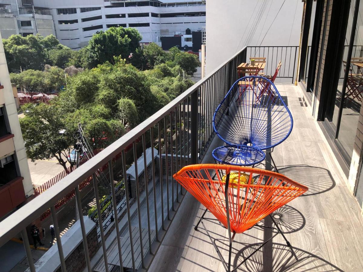 Apartamento Gran Ubicacion Con Balcon A Cuadra Del Angel