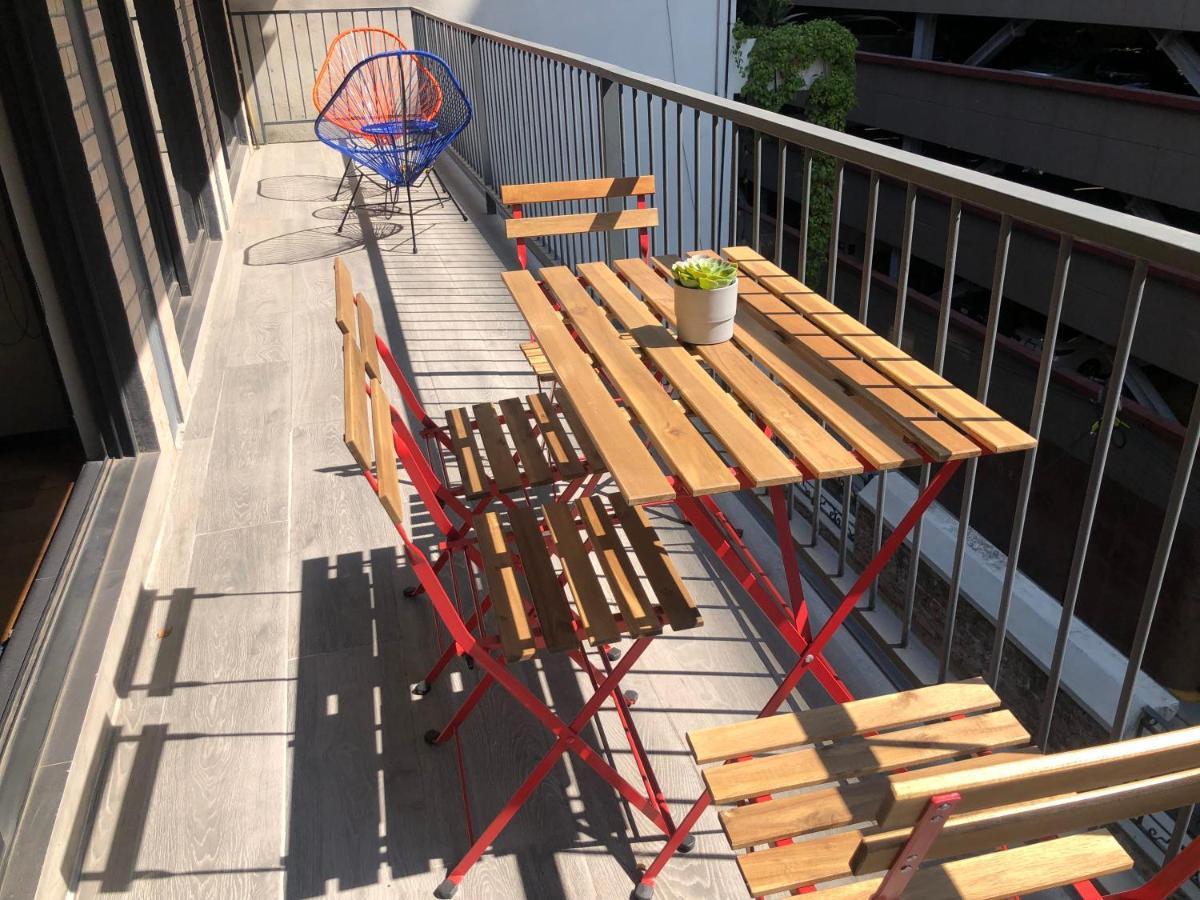 Gran Ubicacion Con Balcon A Cuadra Del Angel