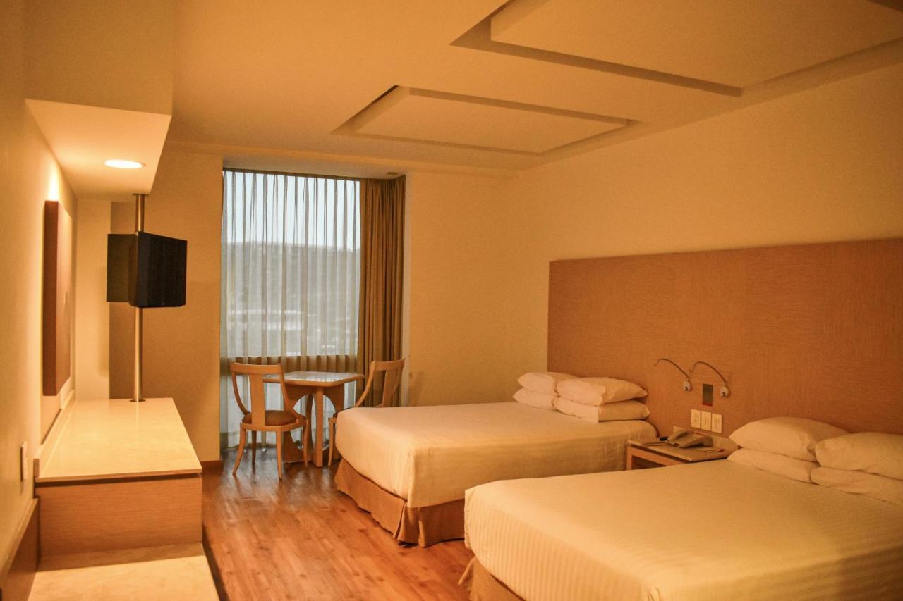 Ramada By Wyndham Santa Fe Hotel 4*