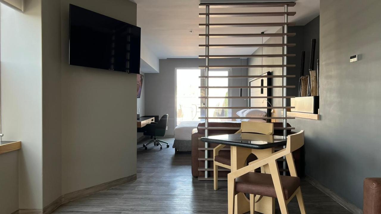 Ramada By Wyndham Santa Fe Hotel