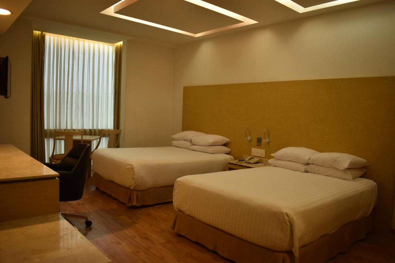 Hotel Ramada By Wyndham Santa Fe Mexico City