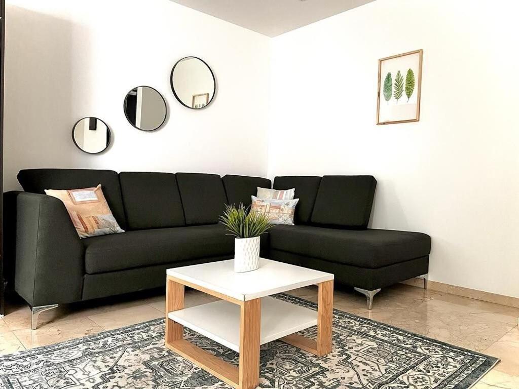 Condesa Amsterdam C Stylish 1 Bedroom, 1 Bathroom Gem On Amsterdam Avenue *